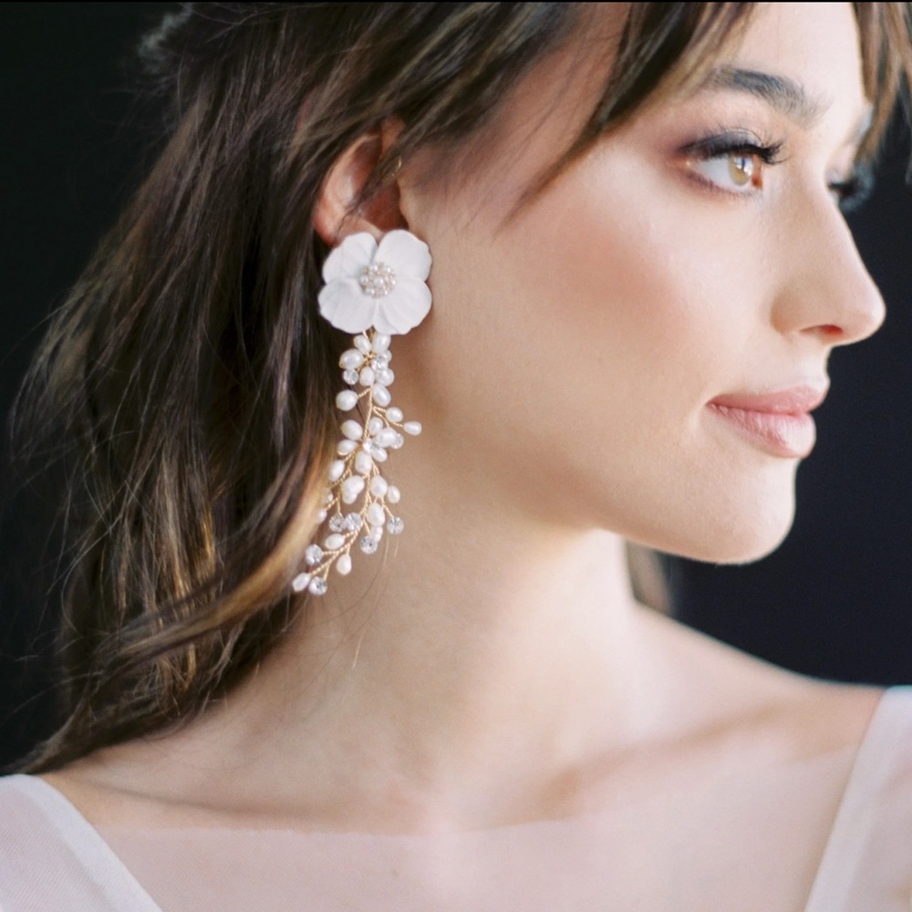 ShopMOSS Gelsomino Pearl and Crystal Floral Bridal Earrings